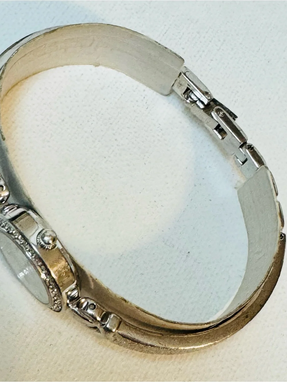 Vintage Armitron Mother Of Pearl Women's Dress Bracelet Watch Silver 75/2362-3